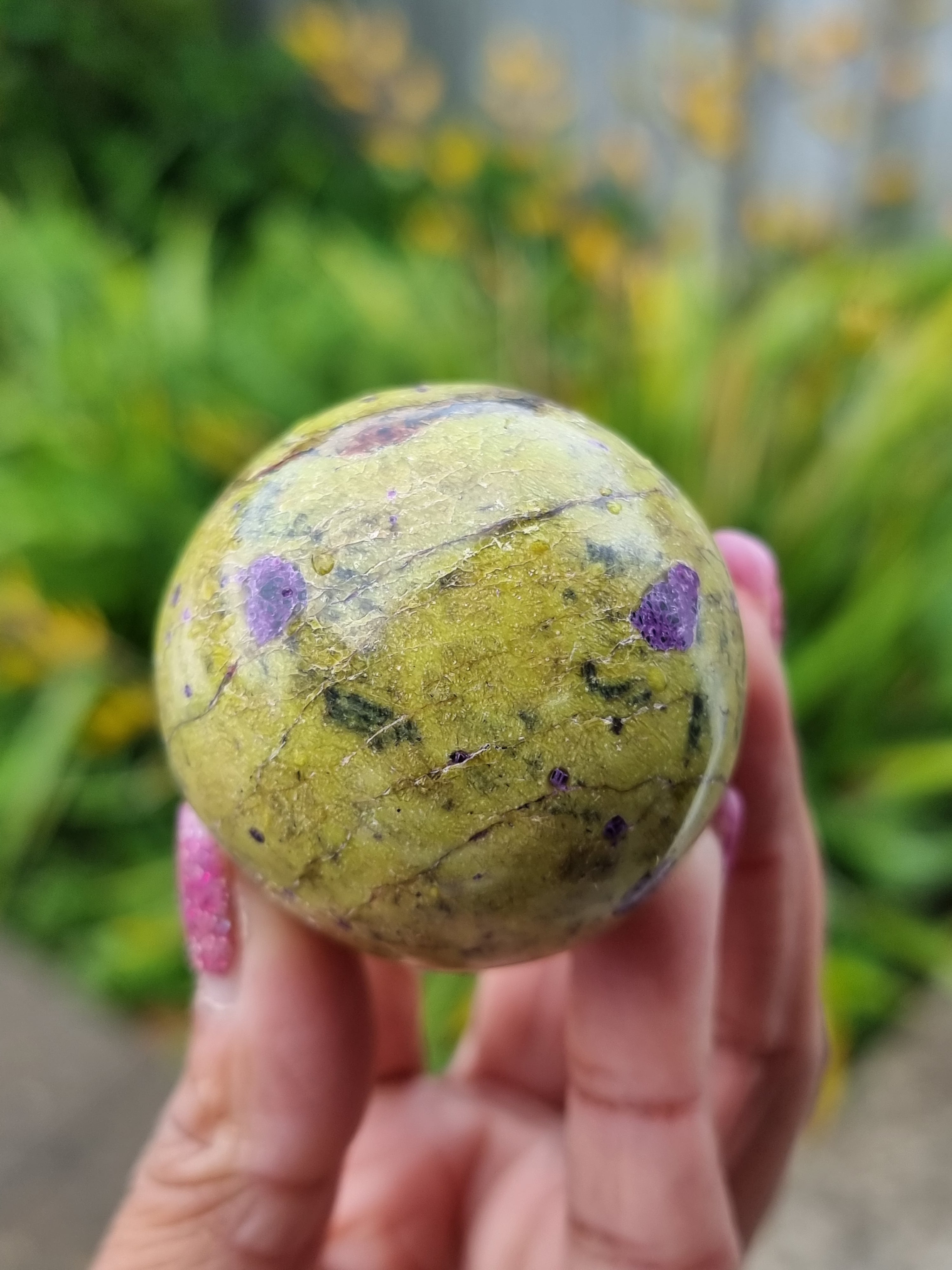 Stitchtite in Serpentine Sphere