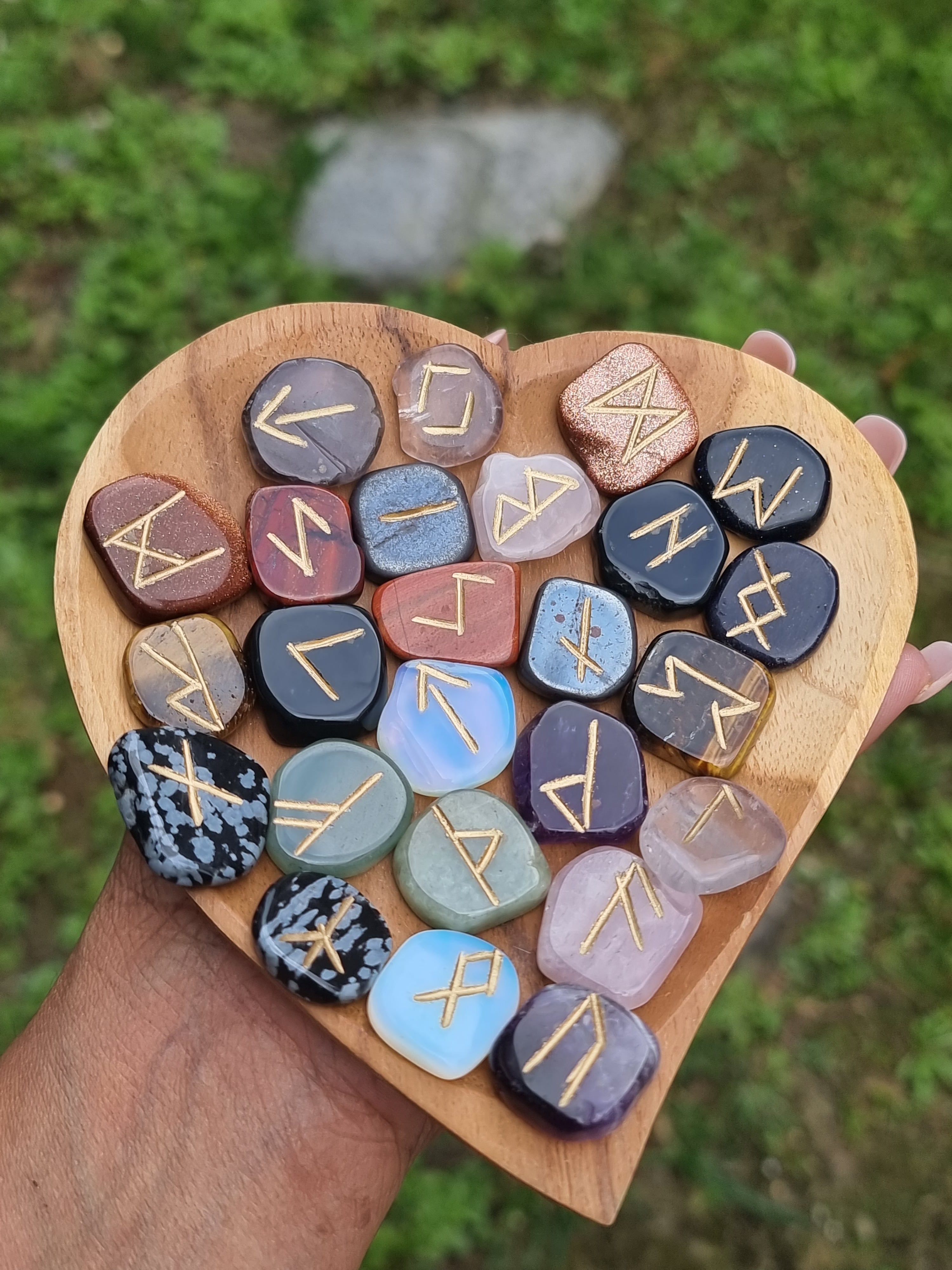 Mixed Stone Runes Set