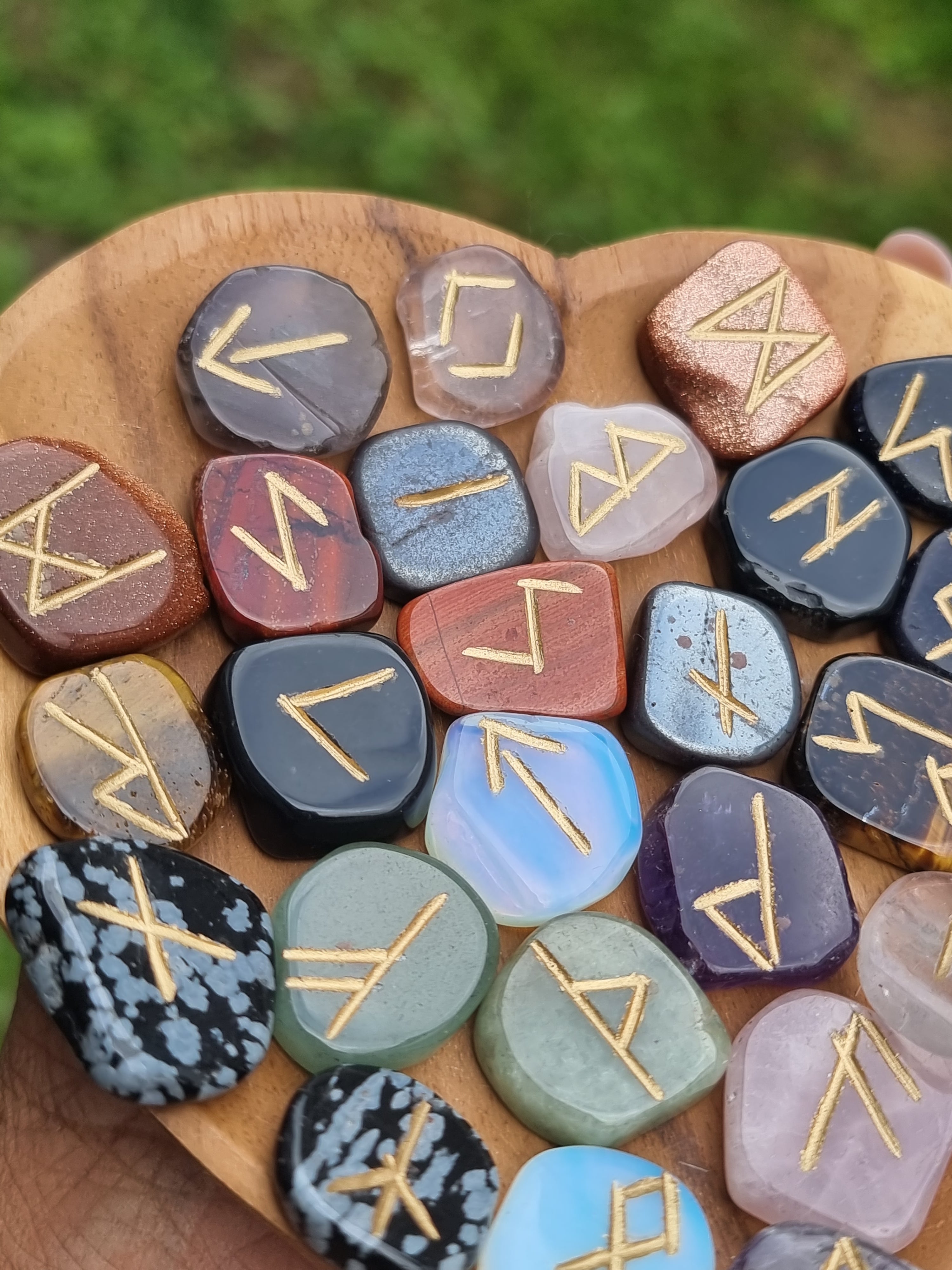 Mixed Stone Runes Set