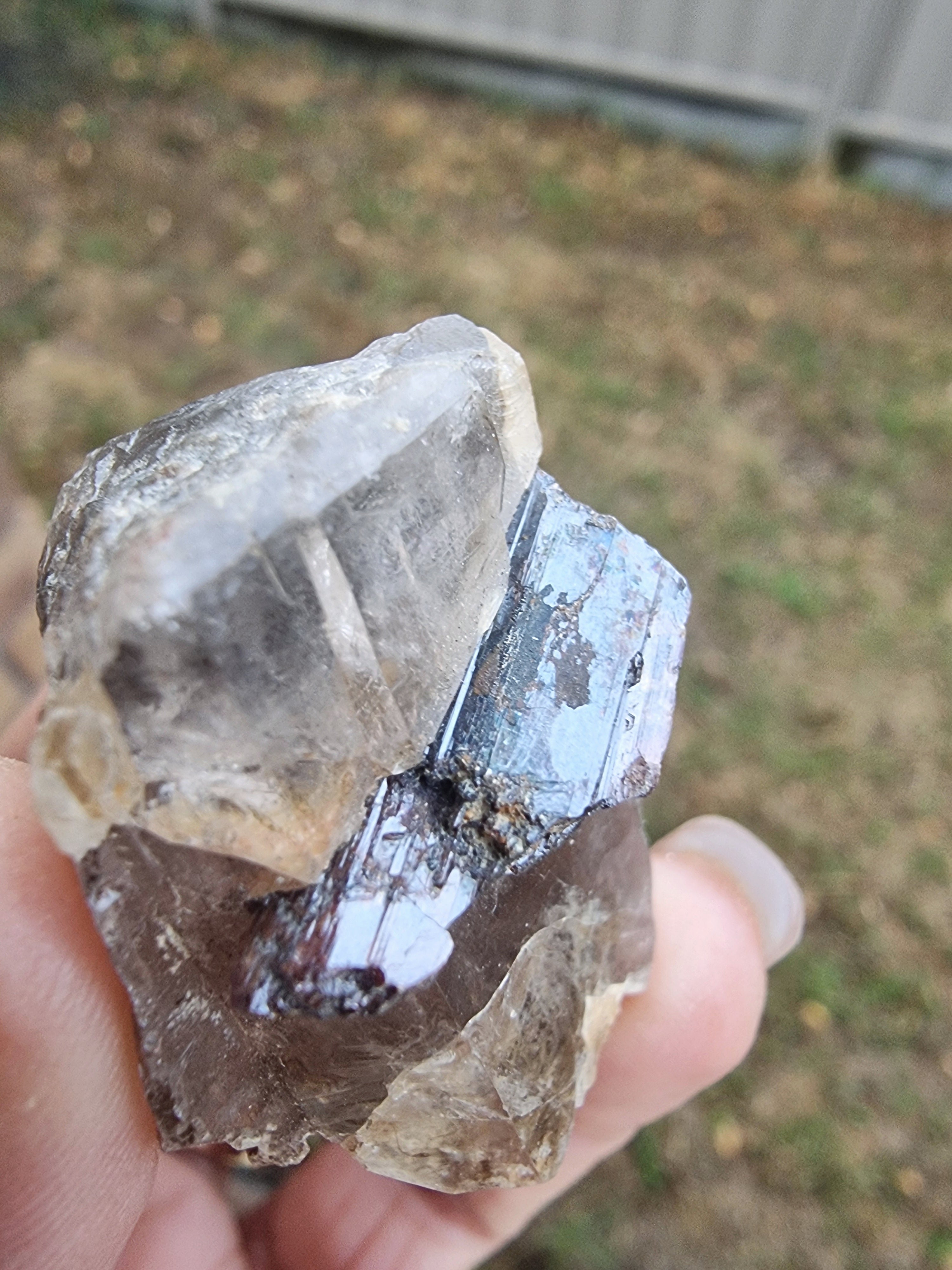 Brookite in Matrix