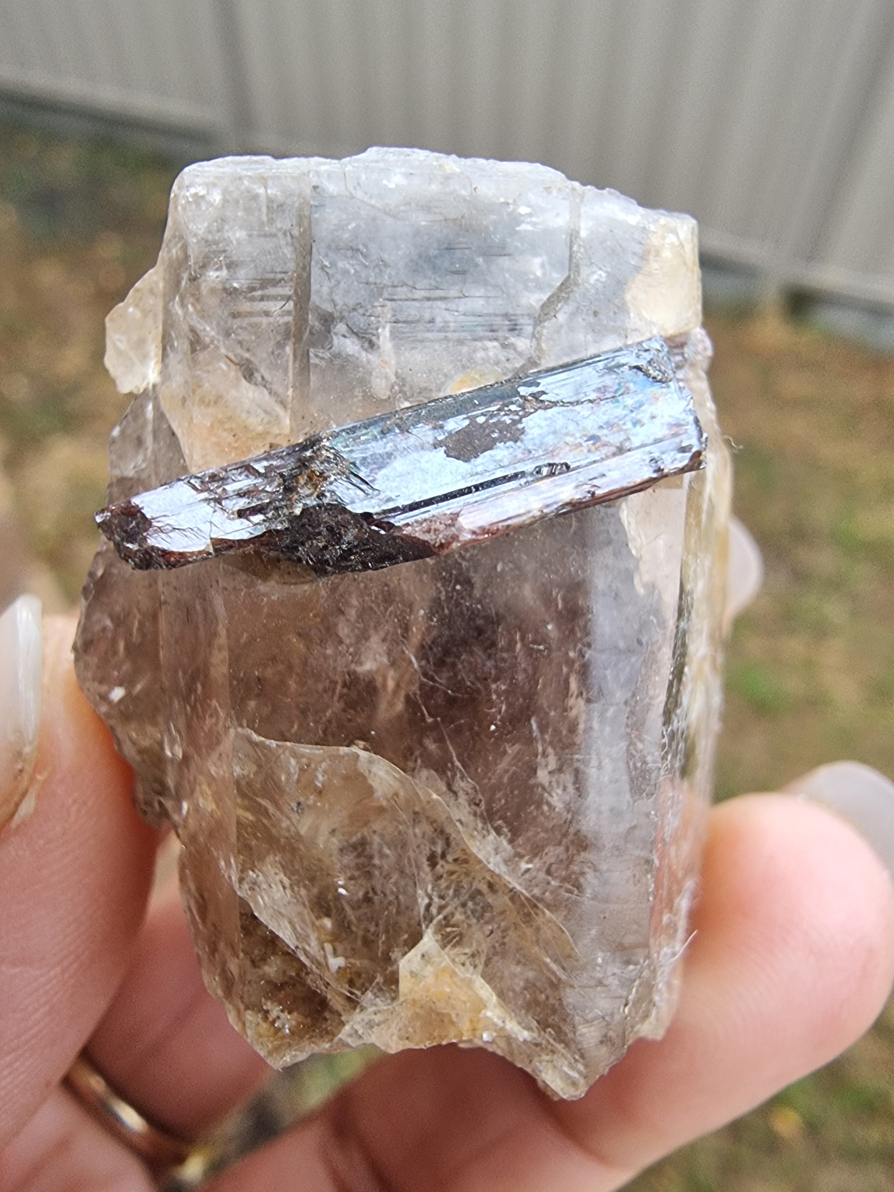 Brookite in Matrix