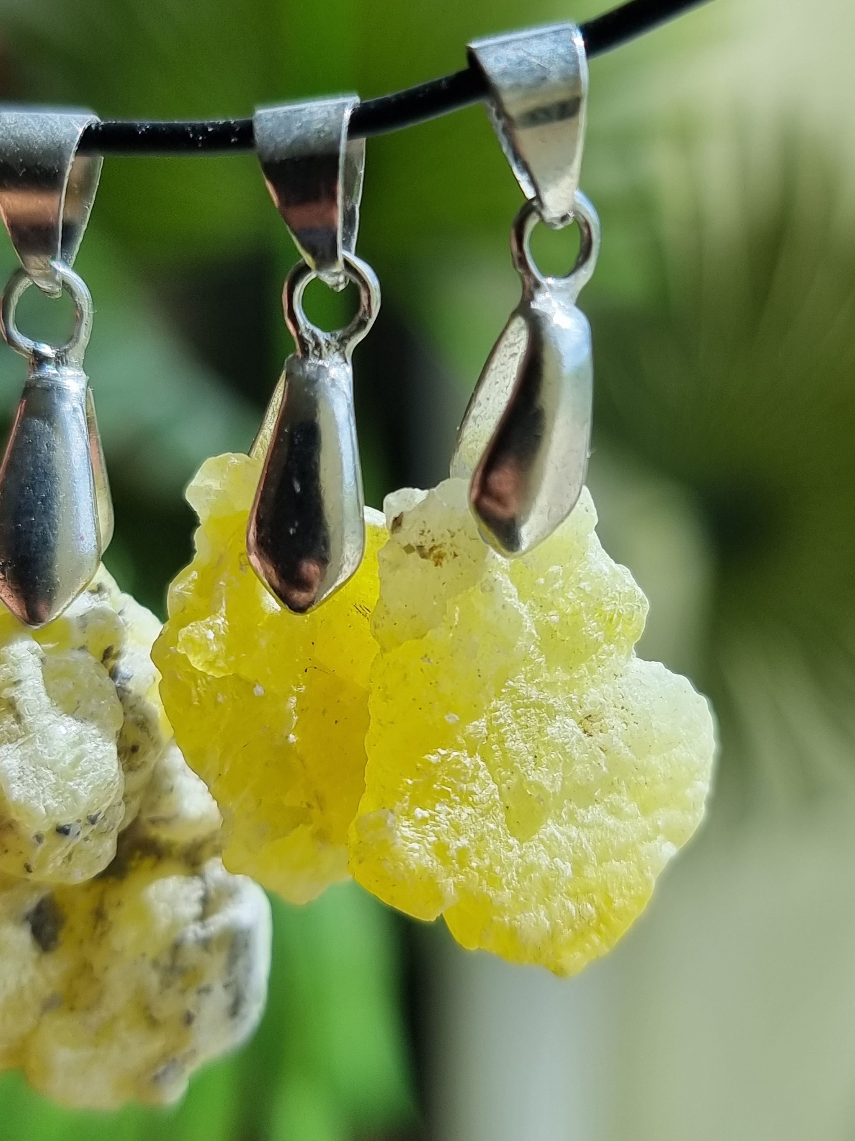 Brucite Pendant Pakistan